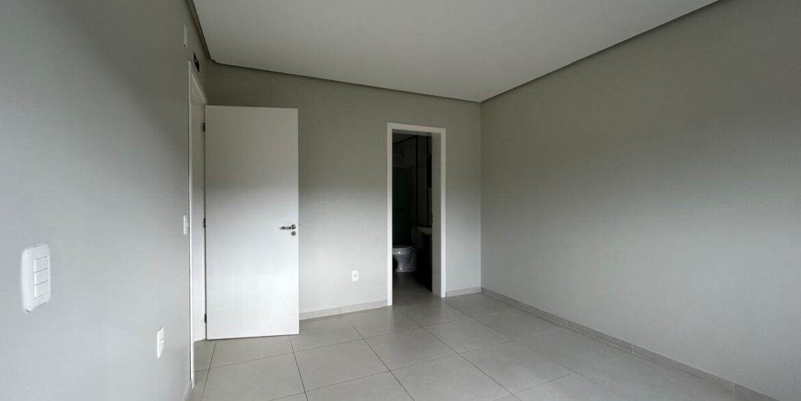 cdeb8900-54aa-4bdf-8164-e578ffb6d984