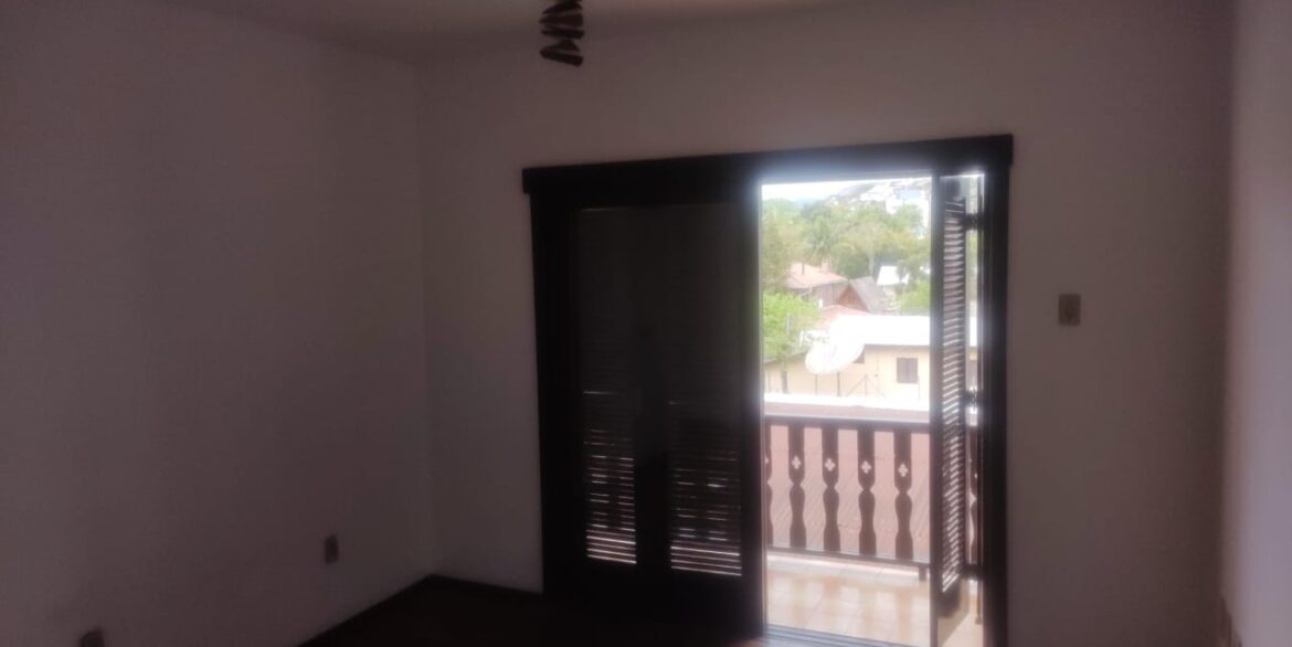 1829b9a2-256c-41f6-b033-e036c83c181a