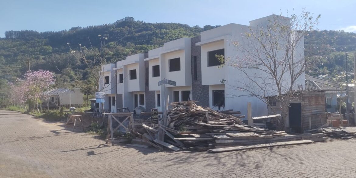 b8f85314-f3c3-4c61-92b2-081021ead3e5