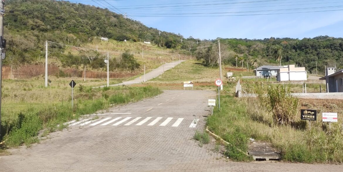 cd4c1042-e839-4165-8978-e4e9d23cc272