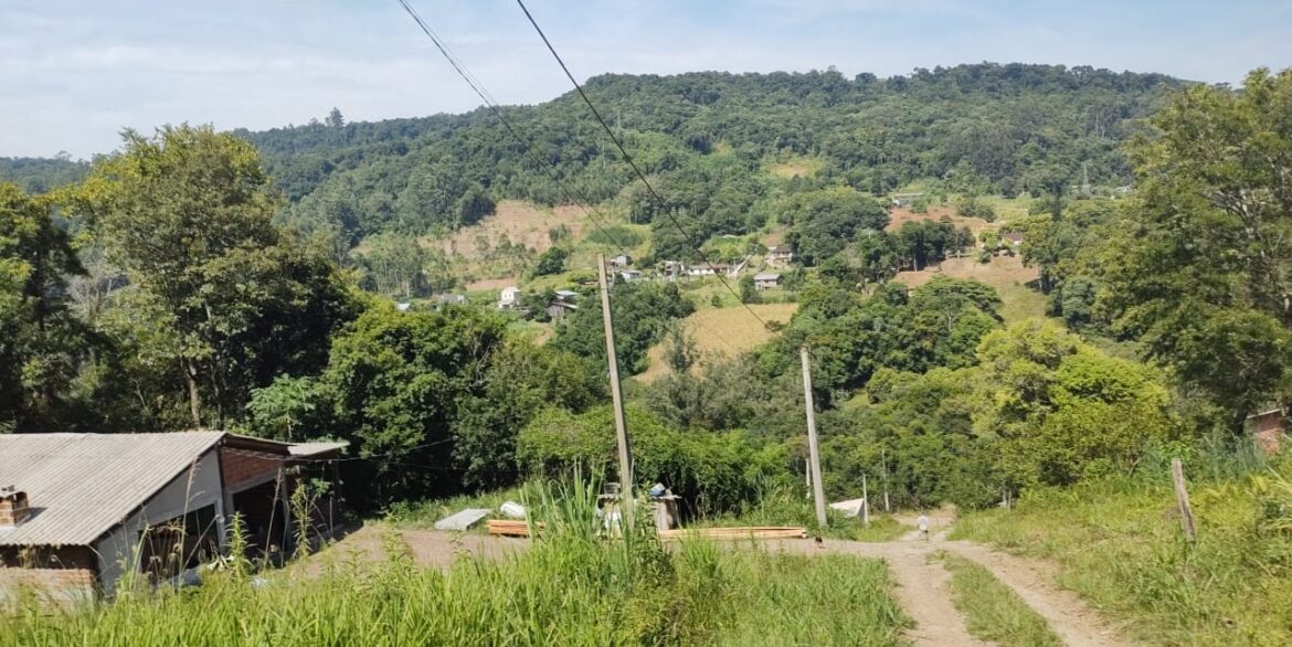 12a2b27b-f147-42ad-8a8f-5066693d01c0