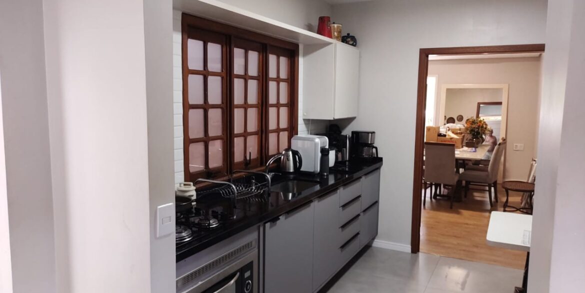 d6b4c137-5f81-46b7-85e1-74858730649c